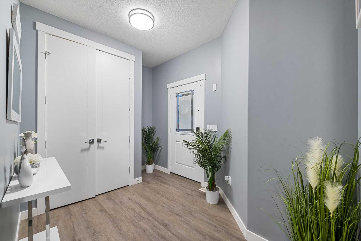 753 Edgefield Crescent