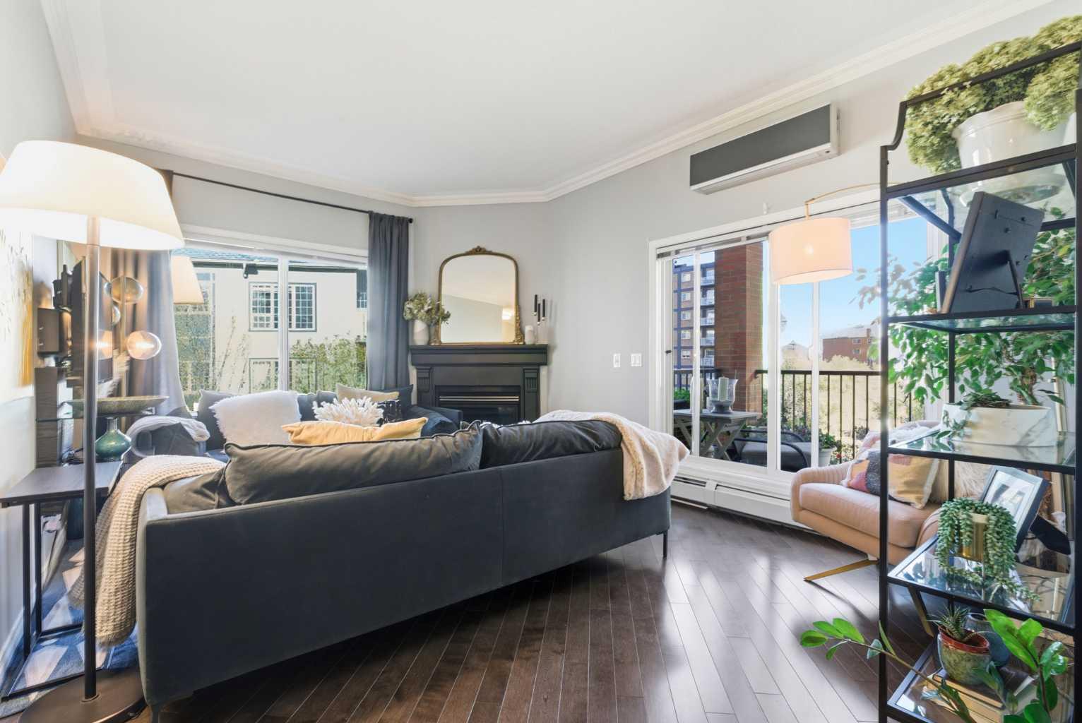 881 15 Avenue SW 404