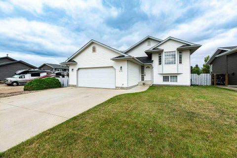 Photo of 6214 39 Avenue Close, Stettler, AB T4K 1G1 (MLS # A2341445)