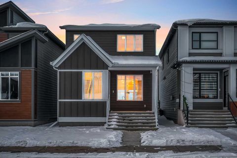 94 Royston Park NW Calgary AB T3L 0M4