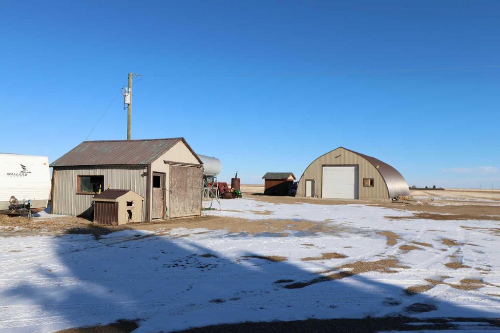 Photo of 115054 RR 103, Bow Island, AB T0K 0G0 (MLS # A2292924)