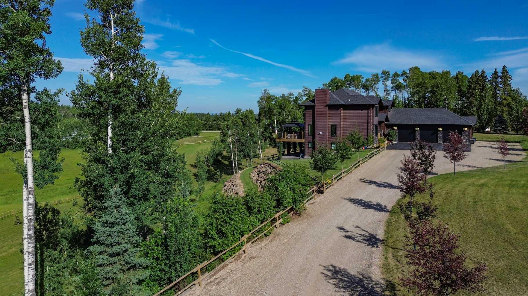 2 Hidden Valley Close