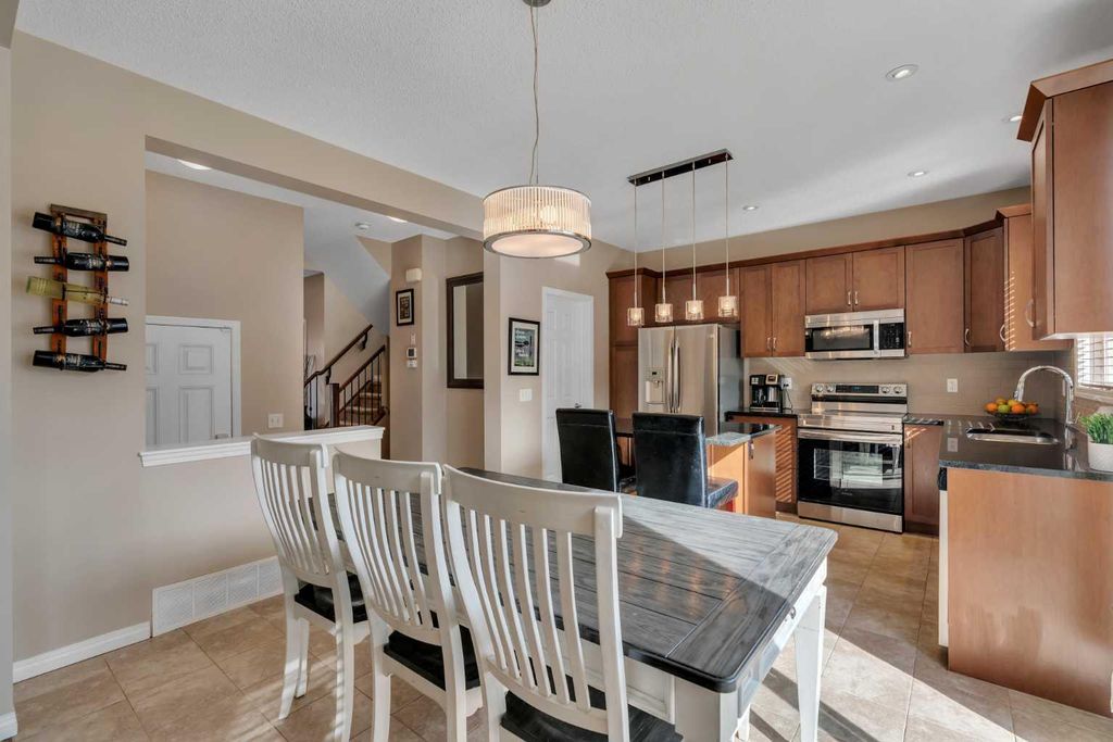 Photo of 154 Windwood Grove SW, Airdrie, AB T4B 3S8 (MLS # A2295142)