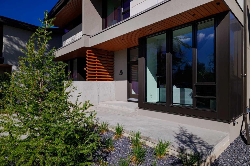 Photo of 3B Willow Crescent SW, Calgary, AB T3C 3B8 (MLS # A2344851)