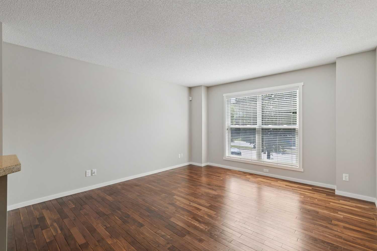28 Walden Drive SE