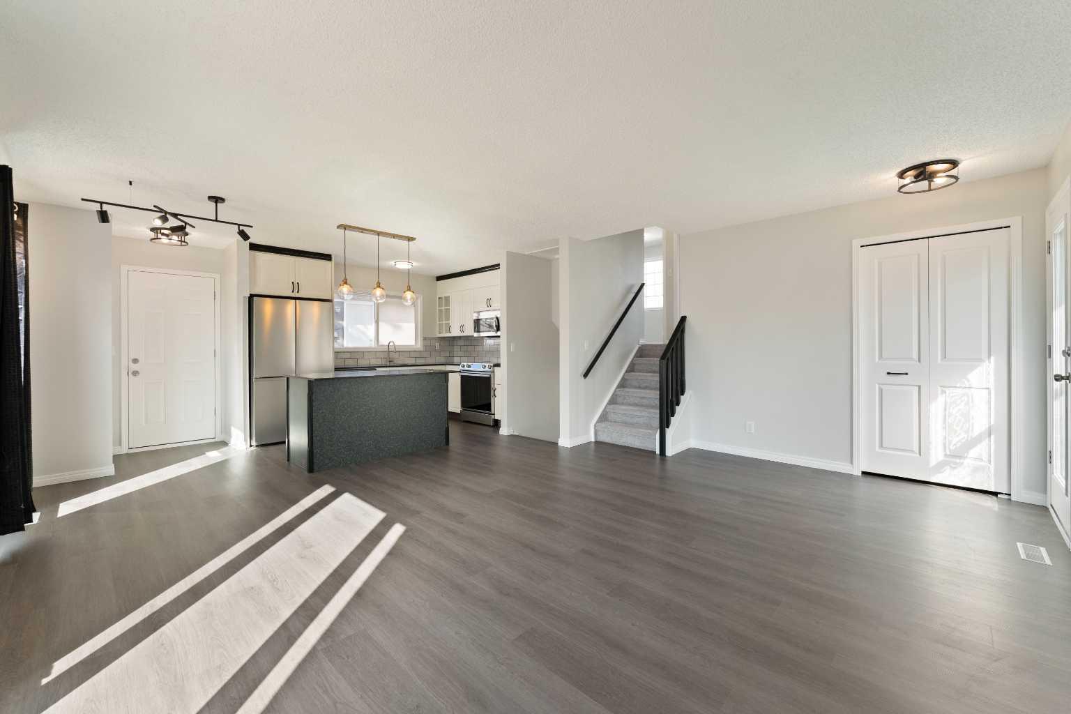 6808 Rundlehorn Drive NE