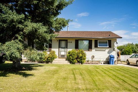 Photo of 5518 47ave, Grimshaw, AB T0H 1W0 (MLS # A2326737)
