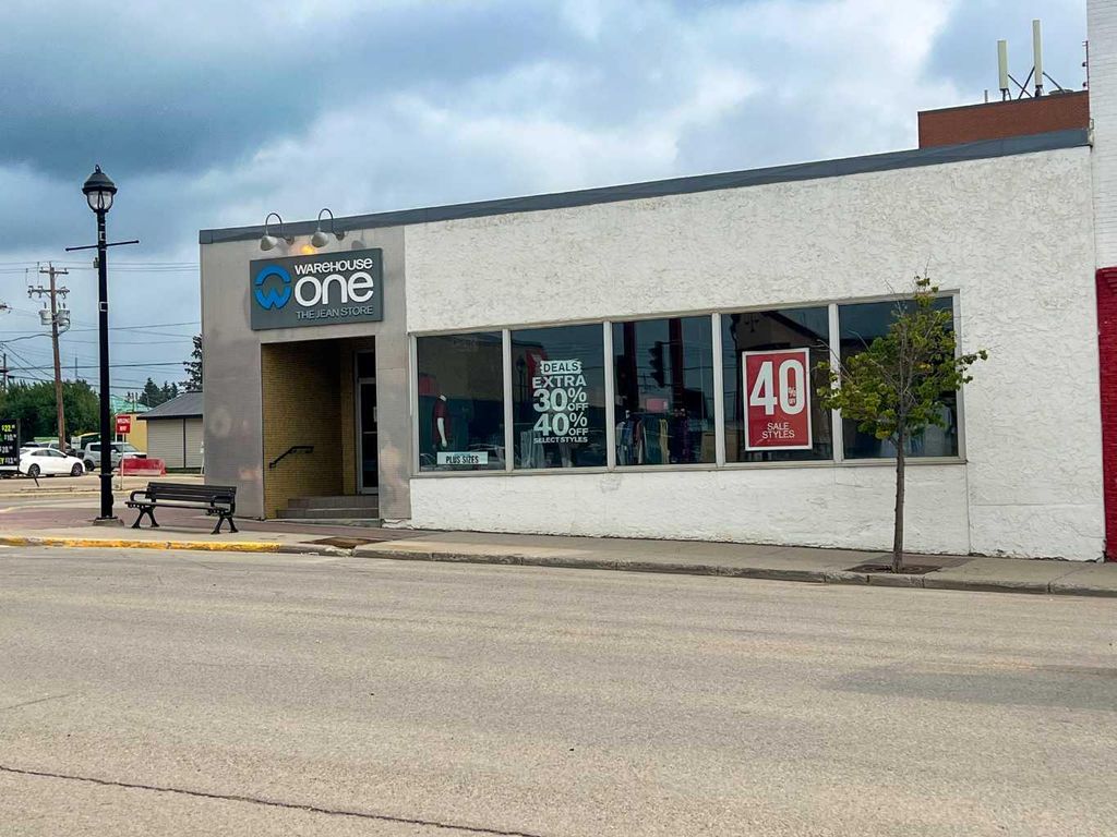 Photo of 323 50 Street, Edson, AB T7E 1T7 (MLS # A2065103)