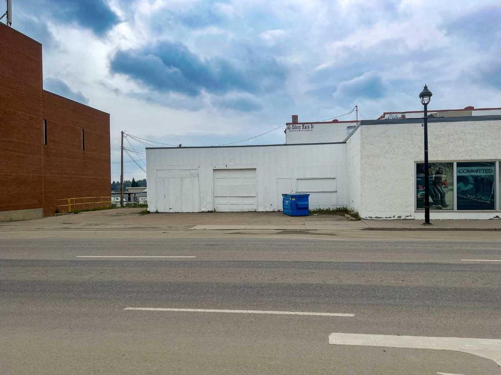 Photo of 323 50 Street, Edson, AB T7E 1T7 (MLS # A2065103)