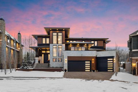 15 Elveden Place SW Calgary AB T3H 0L1