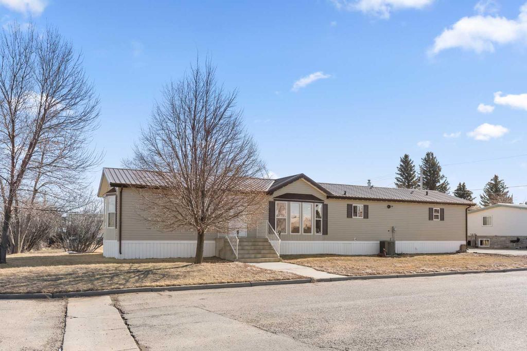 Photo of 204 1 Street E, Foremost, AB T0K 0X0 (MLS # A2291046)