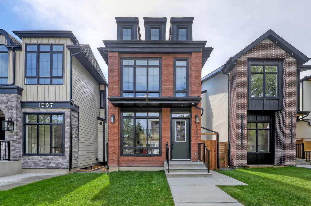 Photo of 1009 18 Avenue NW, Calgary, AB T2M 0V8 (MLS # A2330120)