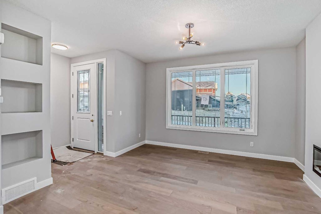 Photo of 55 Agate Road, Cochrane, AB T4C 3B9 (MLS # A2329006)