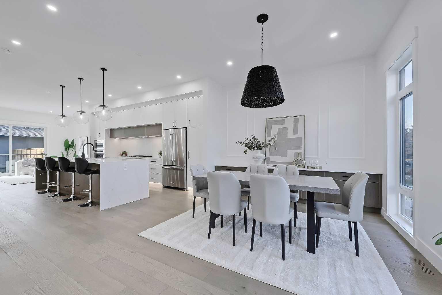 2713 Cochrane Road NW