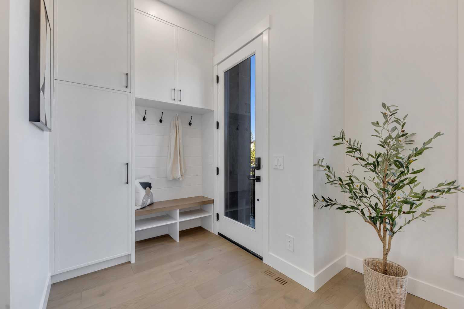 2713 Cochrane Road NW