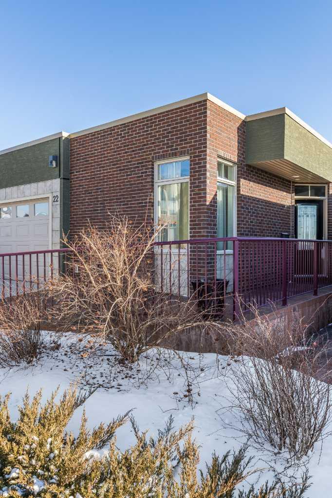 22 Palisades Lane NE