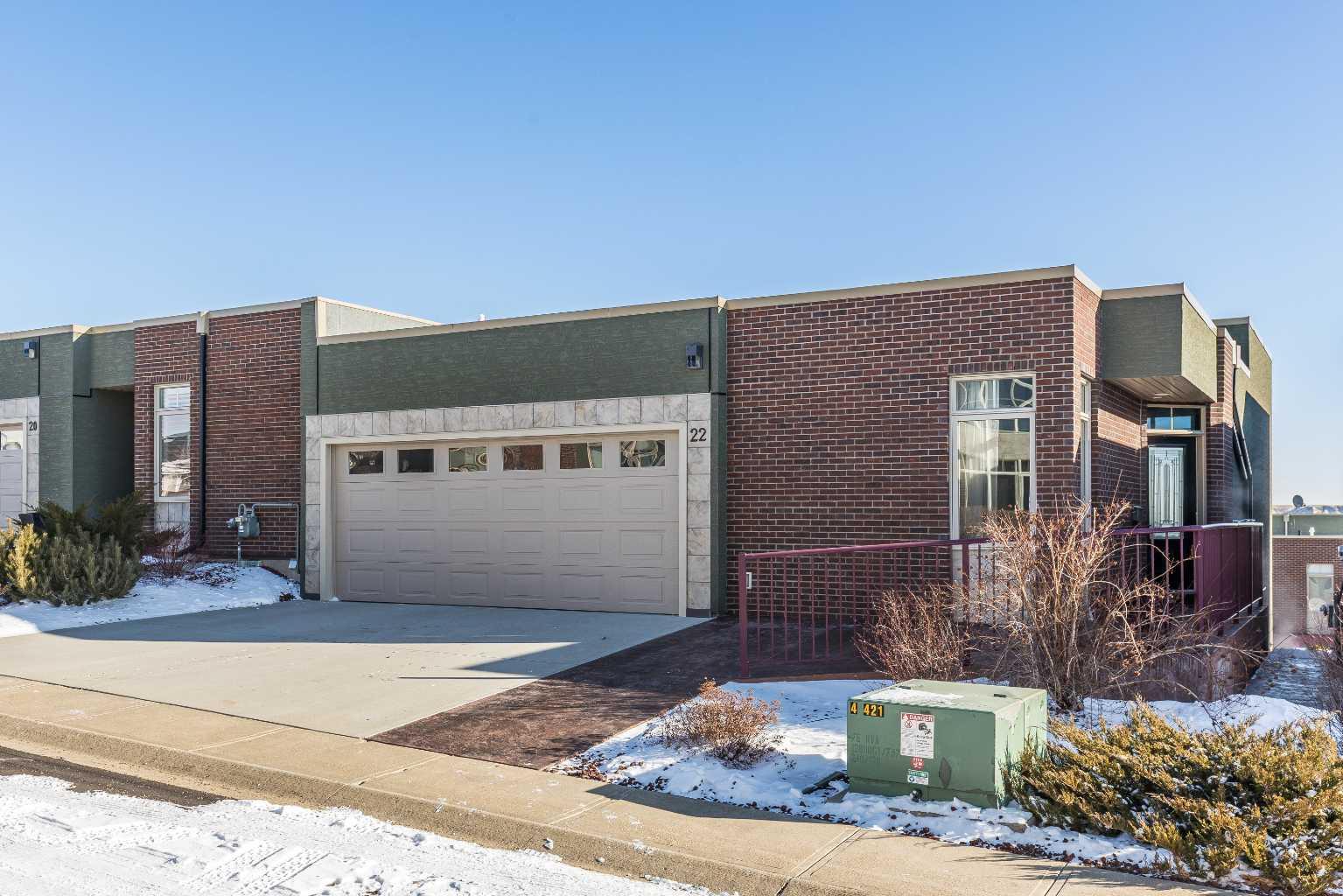 22 Palisades Lane NE