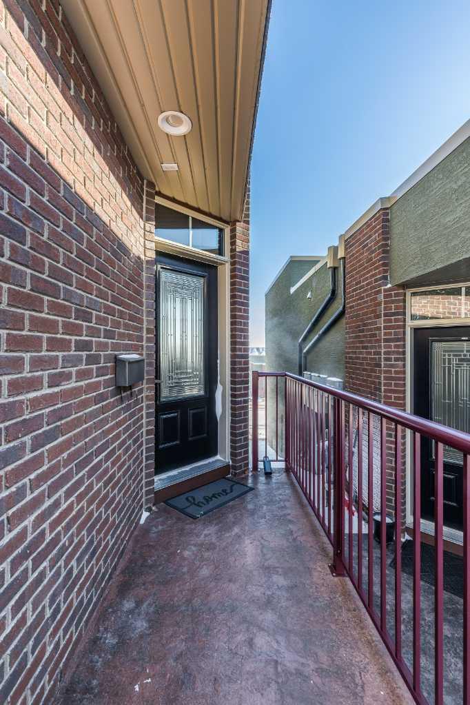 22 Palisades Lane NE