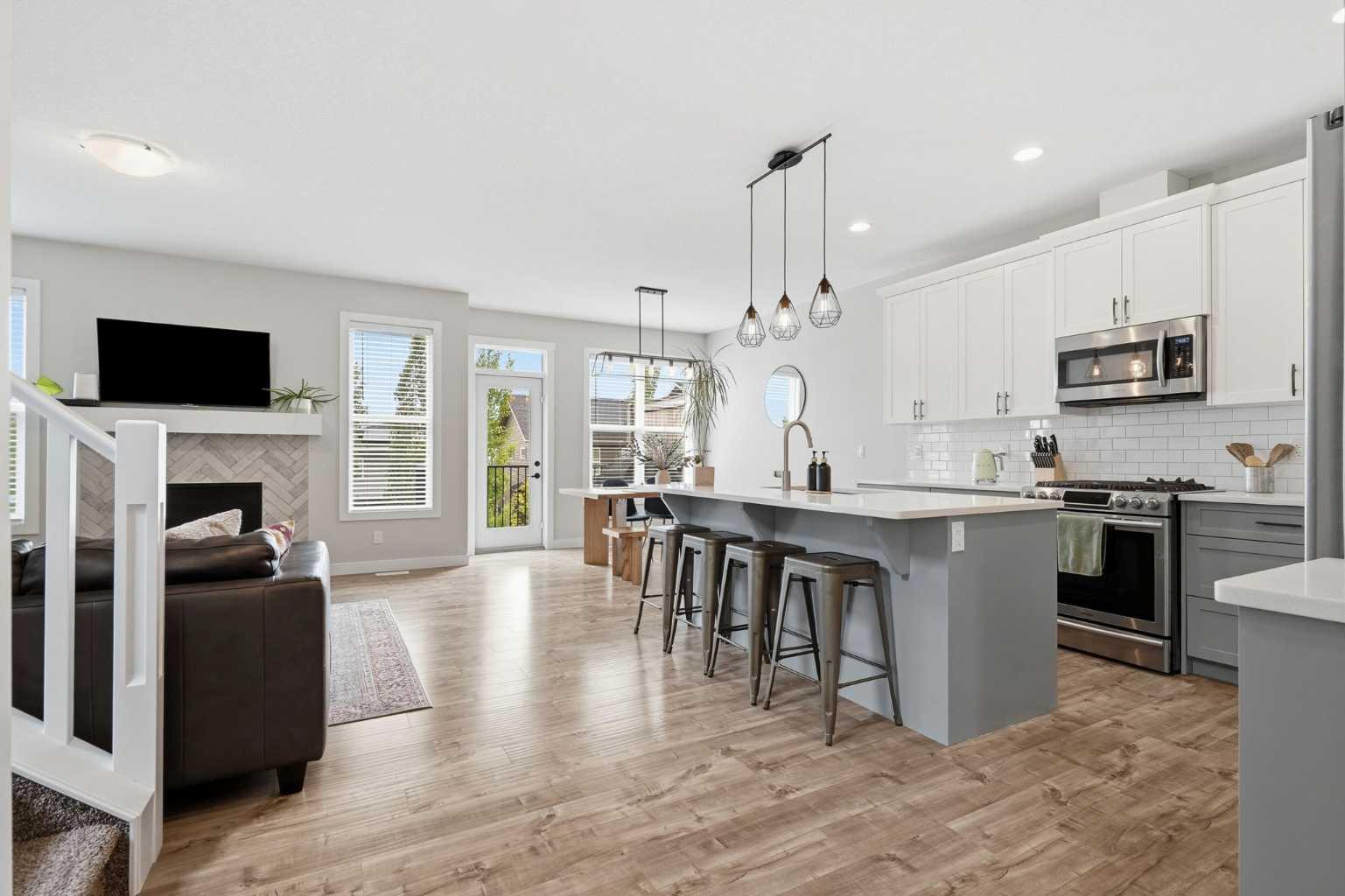 26 Crestbrook Drive SW