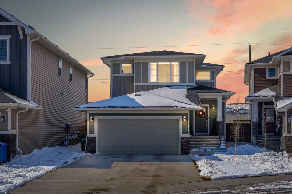 Photo of 937 Bayview Heights, Airdrie, AB T4B 5M6 (MLS # A2292159)