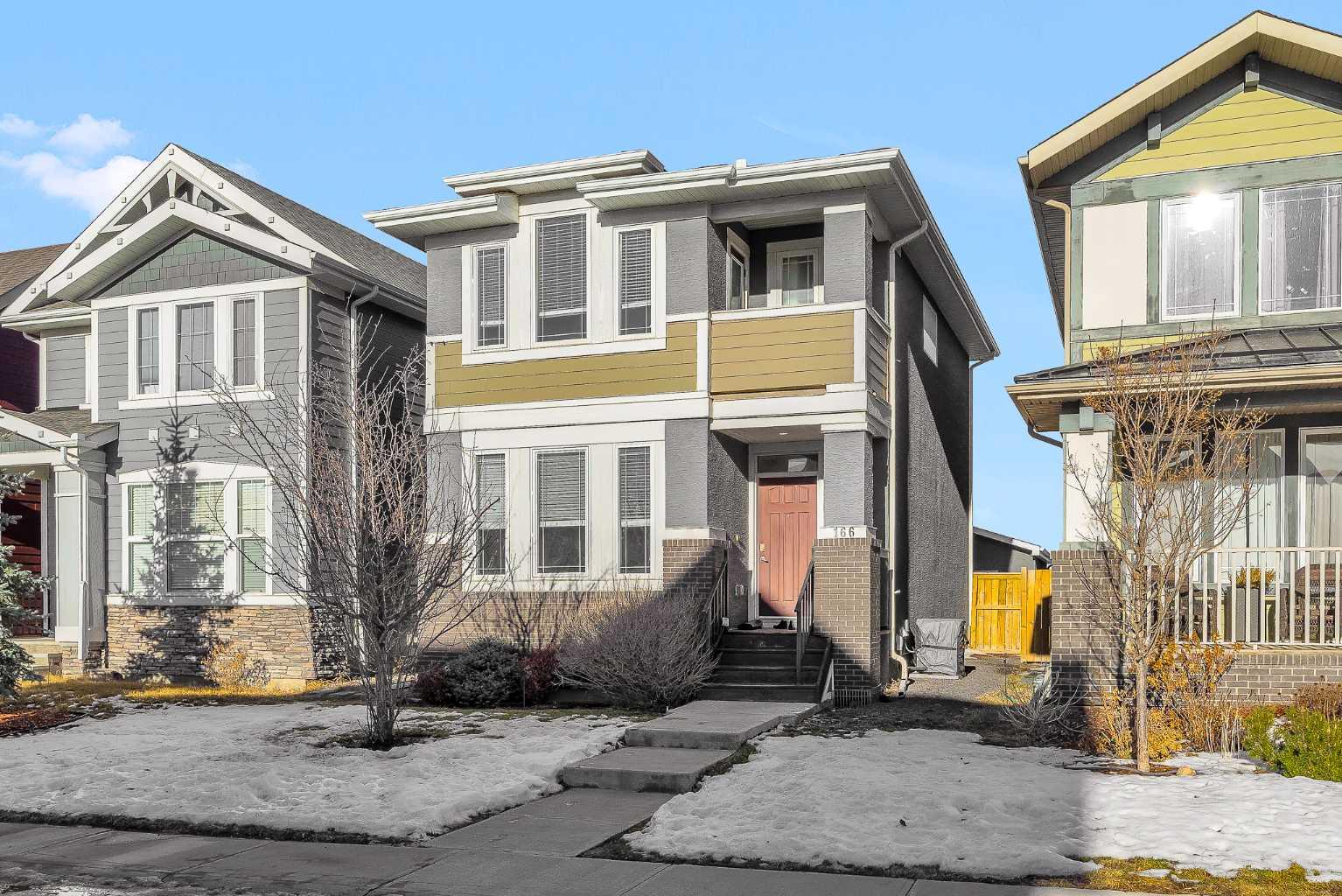 166 Marquis Heights SE