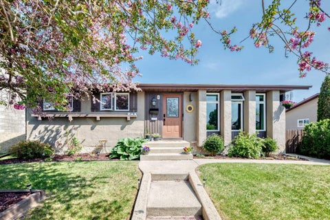 Photo of 8 Haliburton Crescent, Red Deer, AB T4N 6K3 (MLS # A2315935)