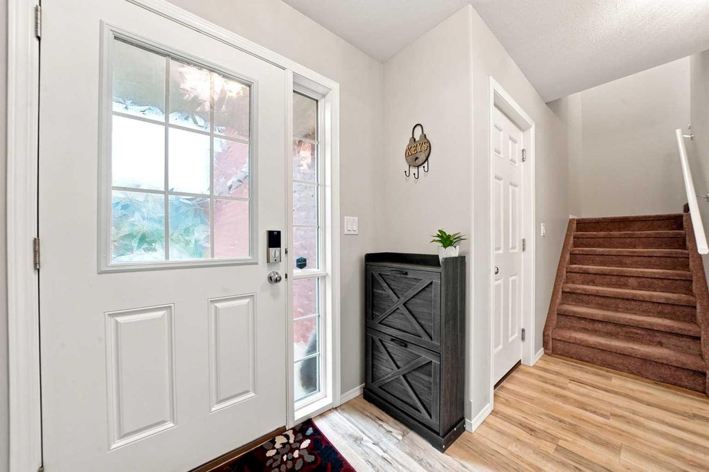 Photo of 27 Golden Crescent, Red Deer, AB T4P 2P9 (MLS # A2347612)