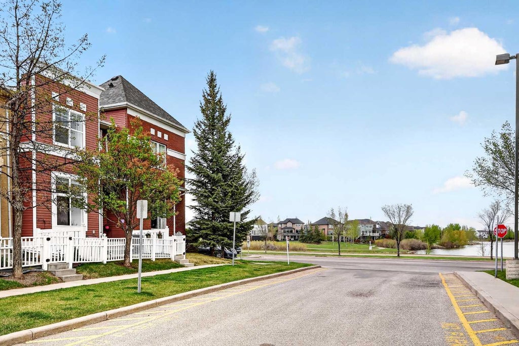 Photo of 140 Promenade Way SE, Calgary, AB T2Z 4E9 (MLS # A2306250)