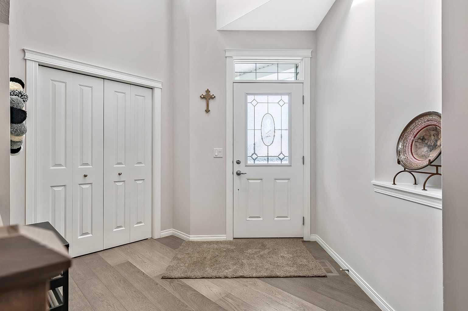 6 Drake Landing Loop