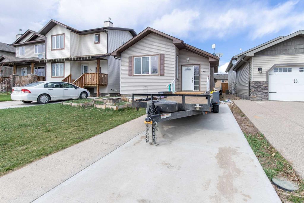 Photo of 311 Barons Street, Nobleford, AB T0L 1S0 (MLS # A2310948)