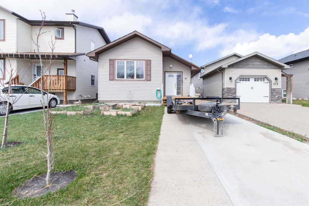 Photo of 311 Barons Street, Nobleford, AB T0L 1S0 (MLS # A2310948)
