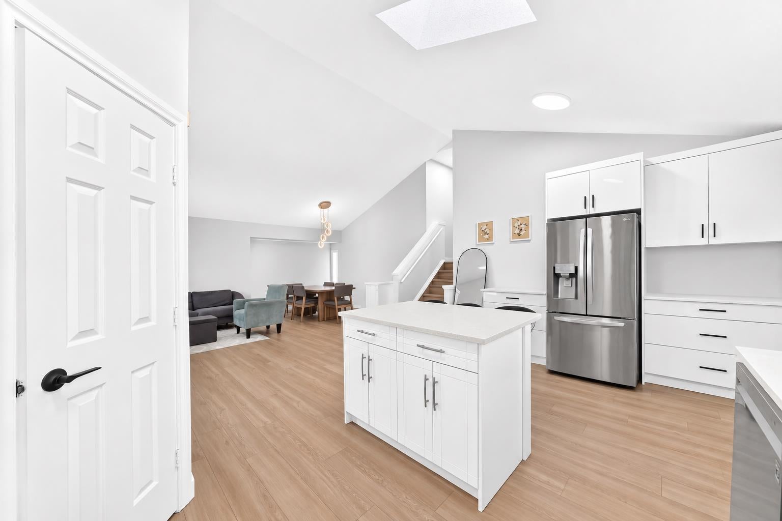 315 Appleglen Place SE