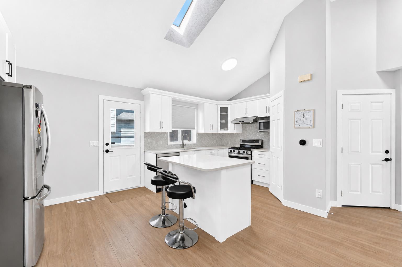 315 Appleglen Place SE