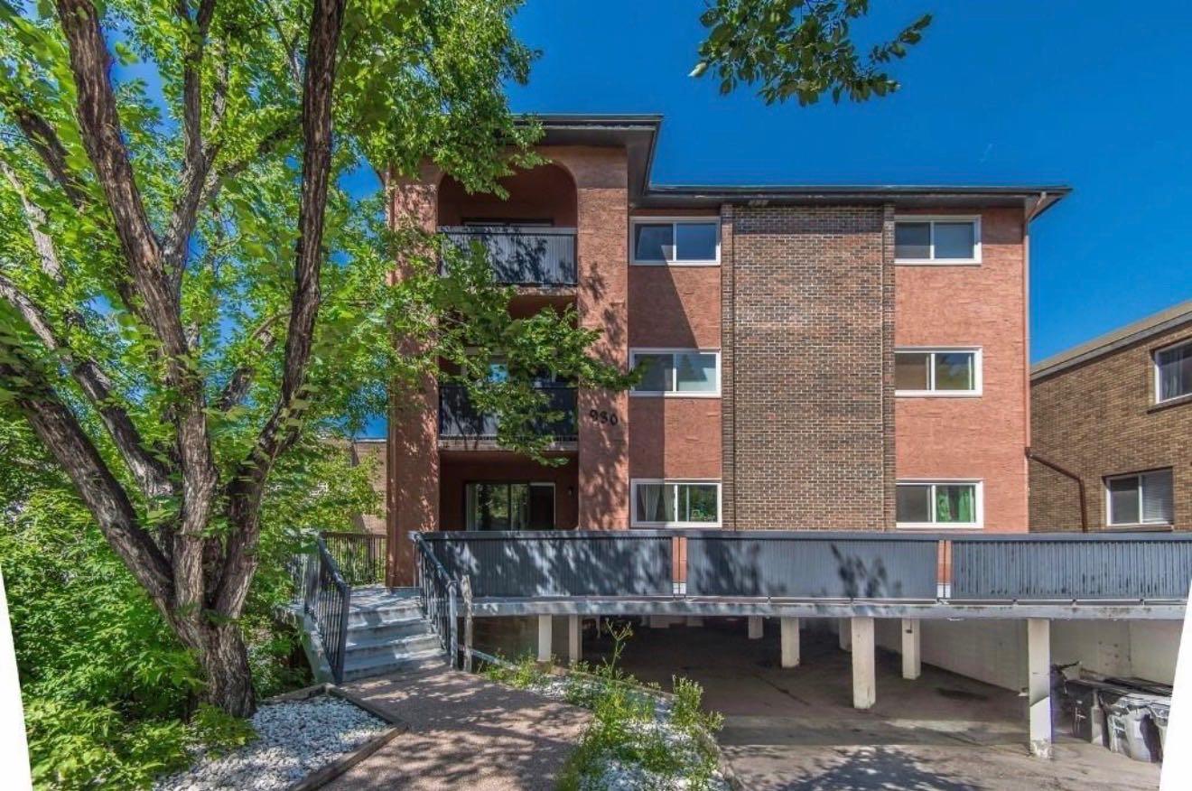 930 Royal Avenue SW 4