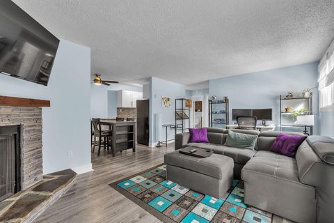 Photo of 930 Royal Avenue SW #4, Calgary, AB T2T 0L5 (MLS # A2297212)