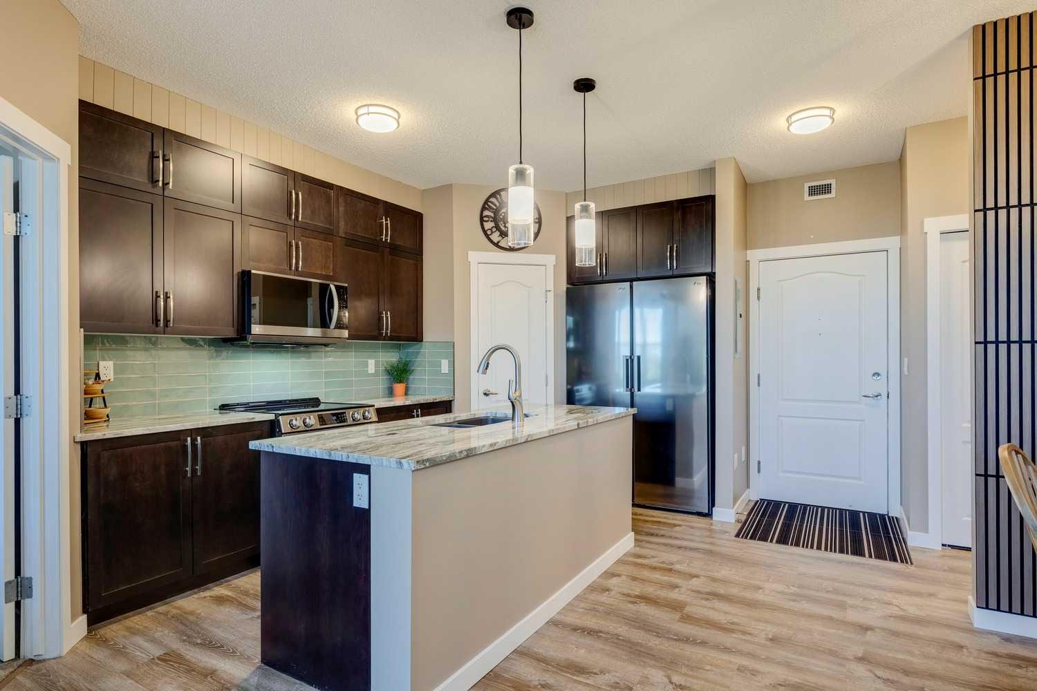 1 Crystal Green Lane 405