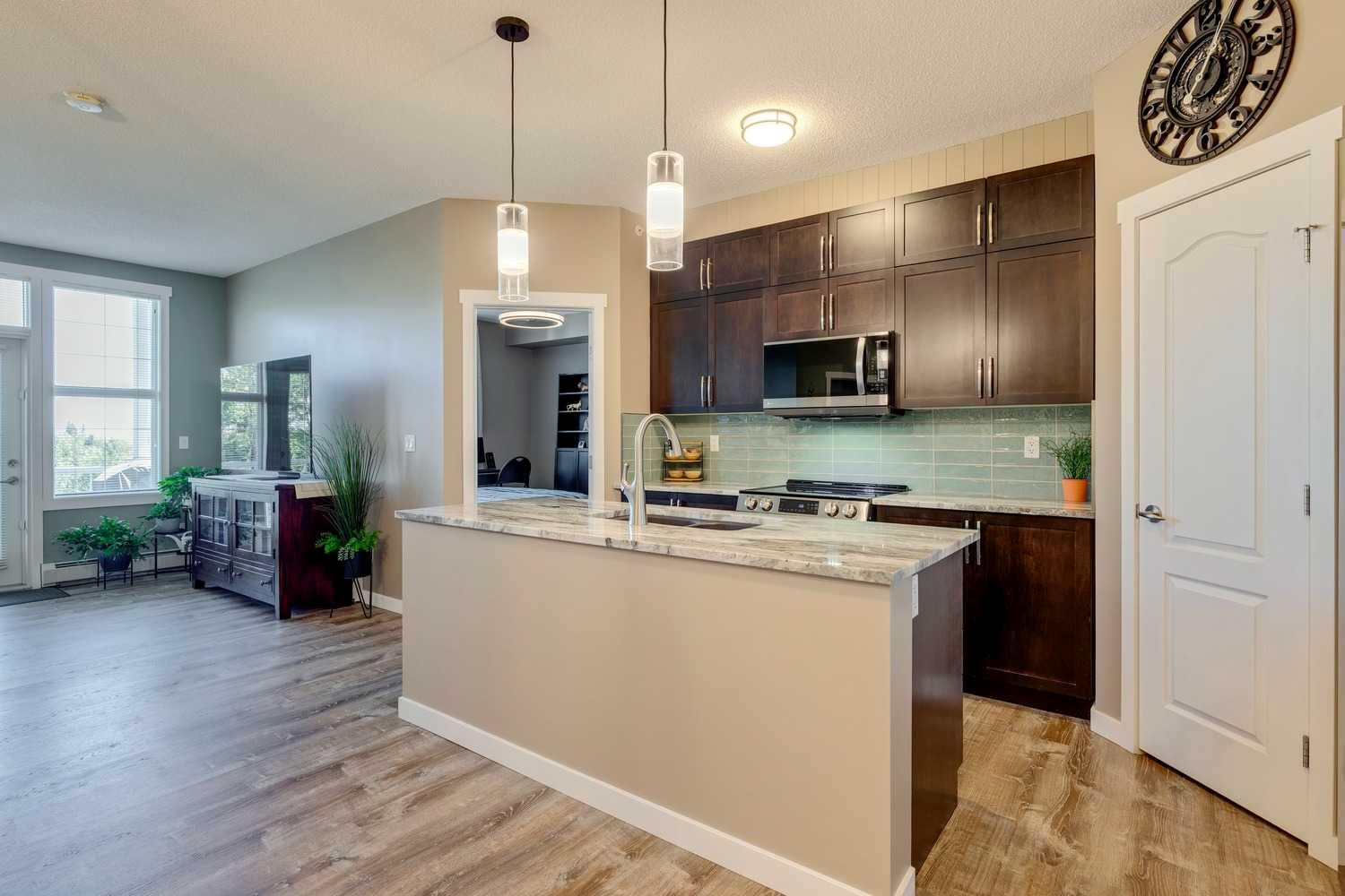 1 Crystal Green Lane 405