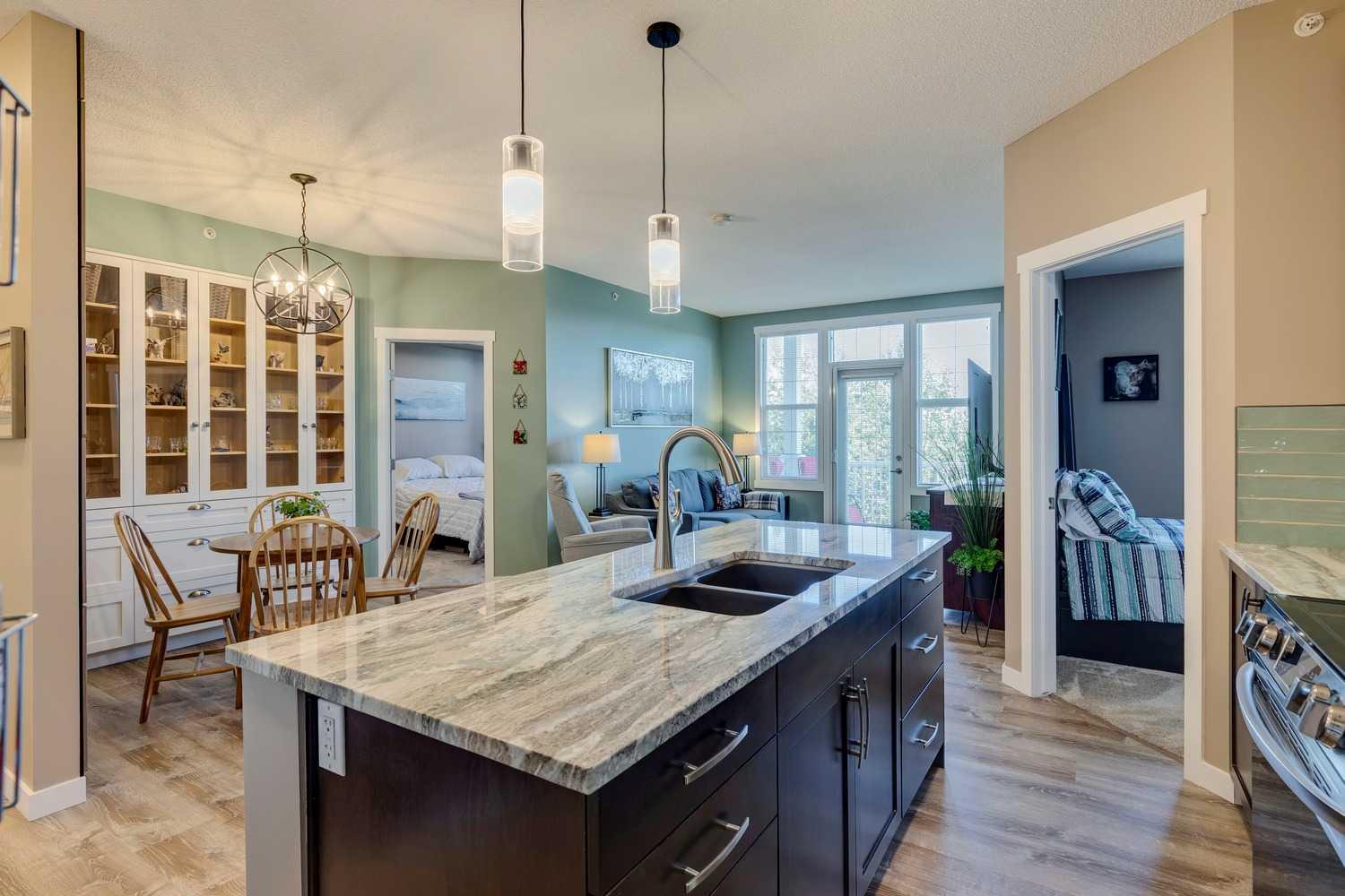 1 Crystal Green Lane 405