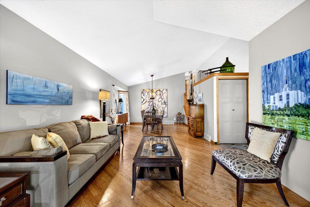 5 Sunset Crescent