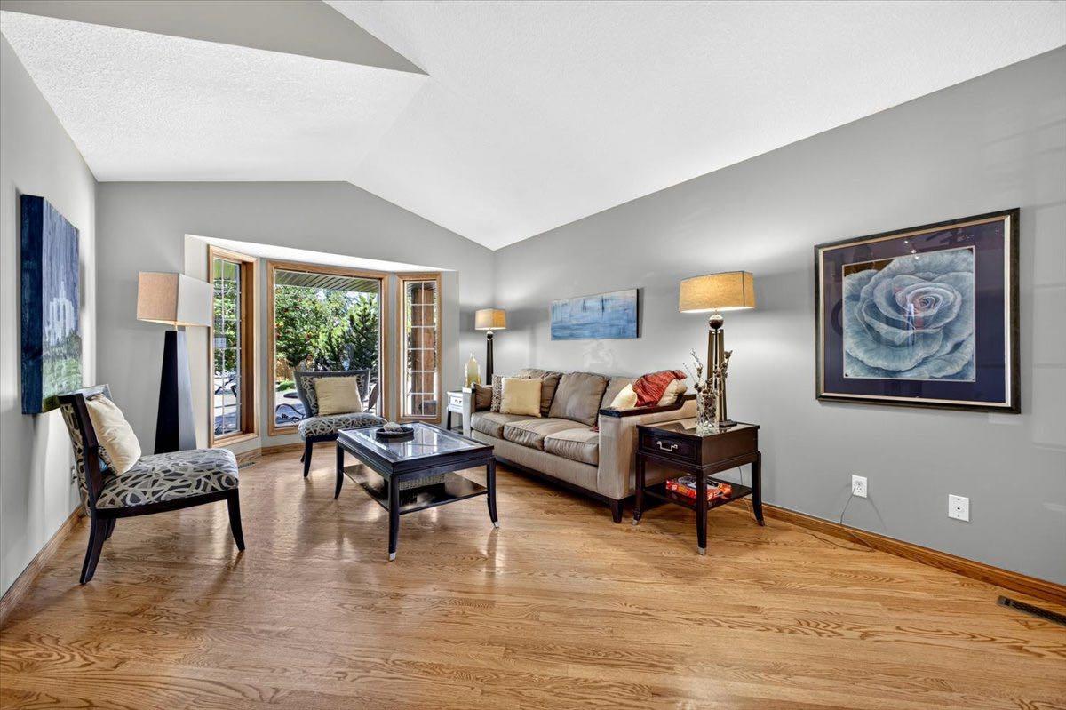 5 Sunset Crescent