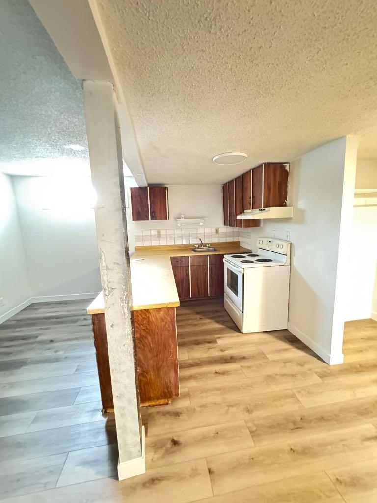 6879 Rundlehorn Drive NE