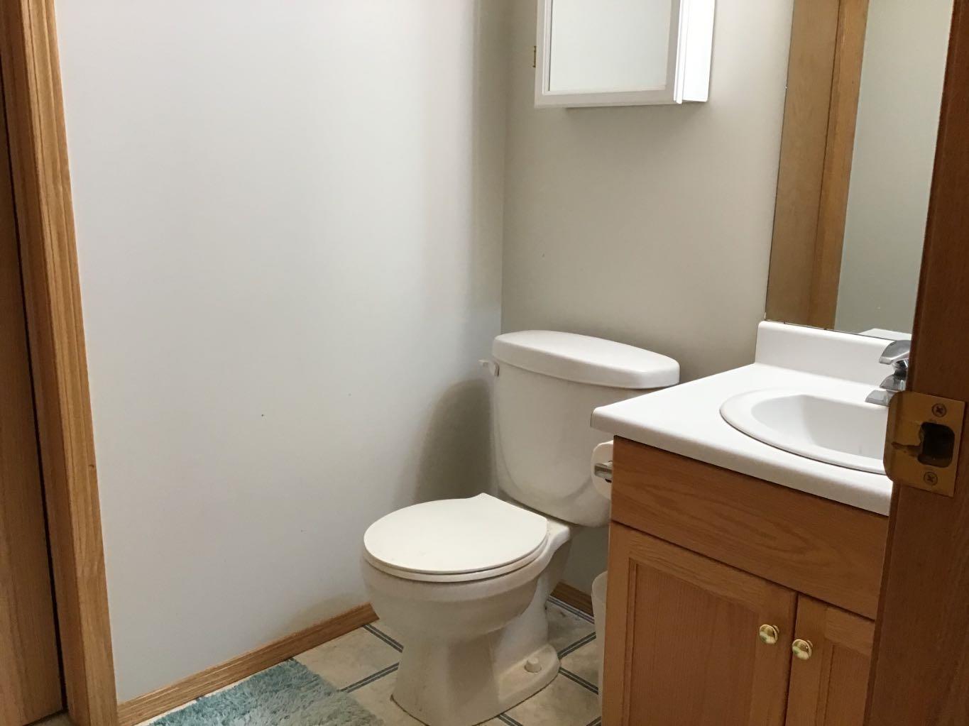 4920 53 Avenue UNIT 2