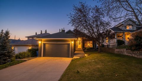 209 Patterson Hill SW Calgary AB T3H 3J2