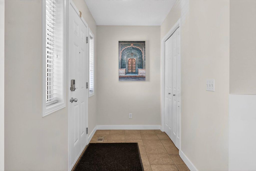 Photo of 28 Elgin View SE, Calgary, AB T2Z 4Z6 (MLS # A2292658)