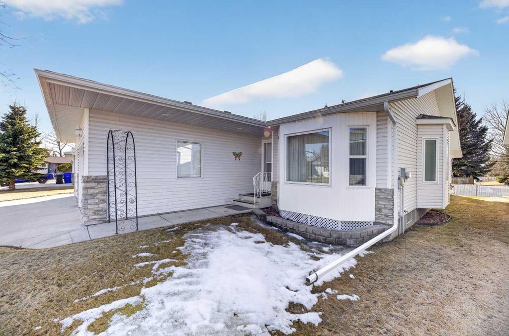 Photo of 4107 Silverpark Estates Close, Olds, AB T4H 1B4 (MLS # A2300931)