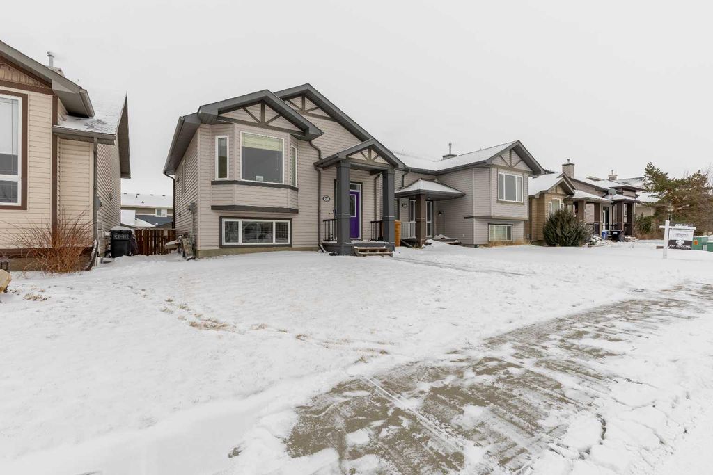 Photo of 206 Keystone Lane W, Lethbridge, AB T1J 2R2 (MLS # A2287023)