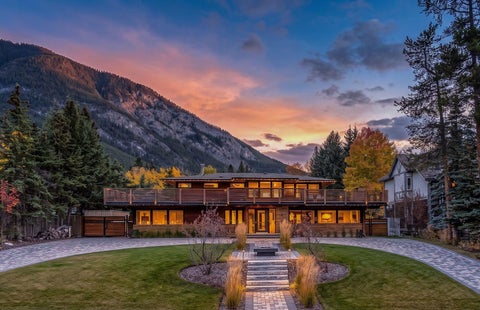 Photo of 115 Spray Avenue, Banff, AB T1L 1H1 (MLS # A2351634)