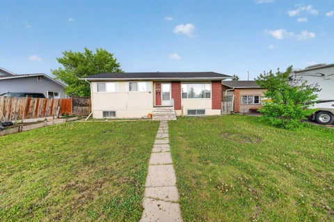 Photo of 1608 54 Street SE, Calgary, AB T2A 1W8 (MLS # A2315226)