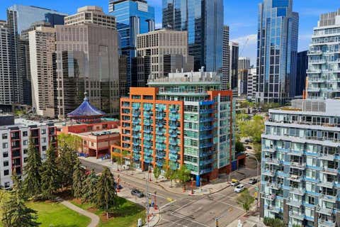 Photo of 205 Riverfront Avenue SW #606, Calgary, AB T2P 5K4 (MLS # A2314827)