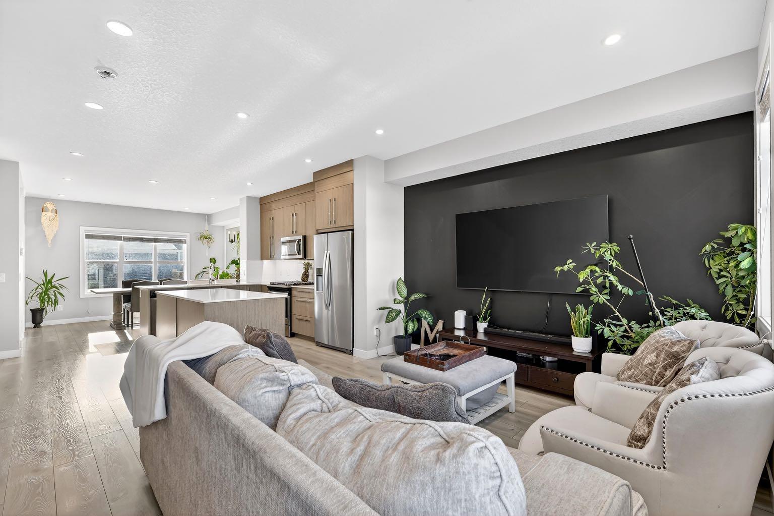 472 West Lakeview Drive